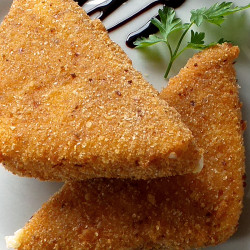 Rántott trappista sajt tartárral (köret nélkül) Főételek